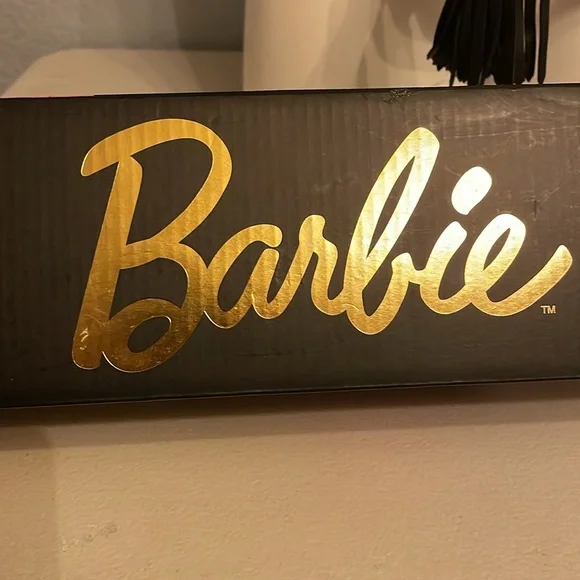 Chi x Barbie Curl Wand 1β 60th Anniversary Barbie Curling iron Dreamhouse NEW - Picture 3 of 16